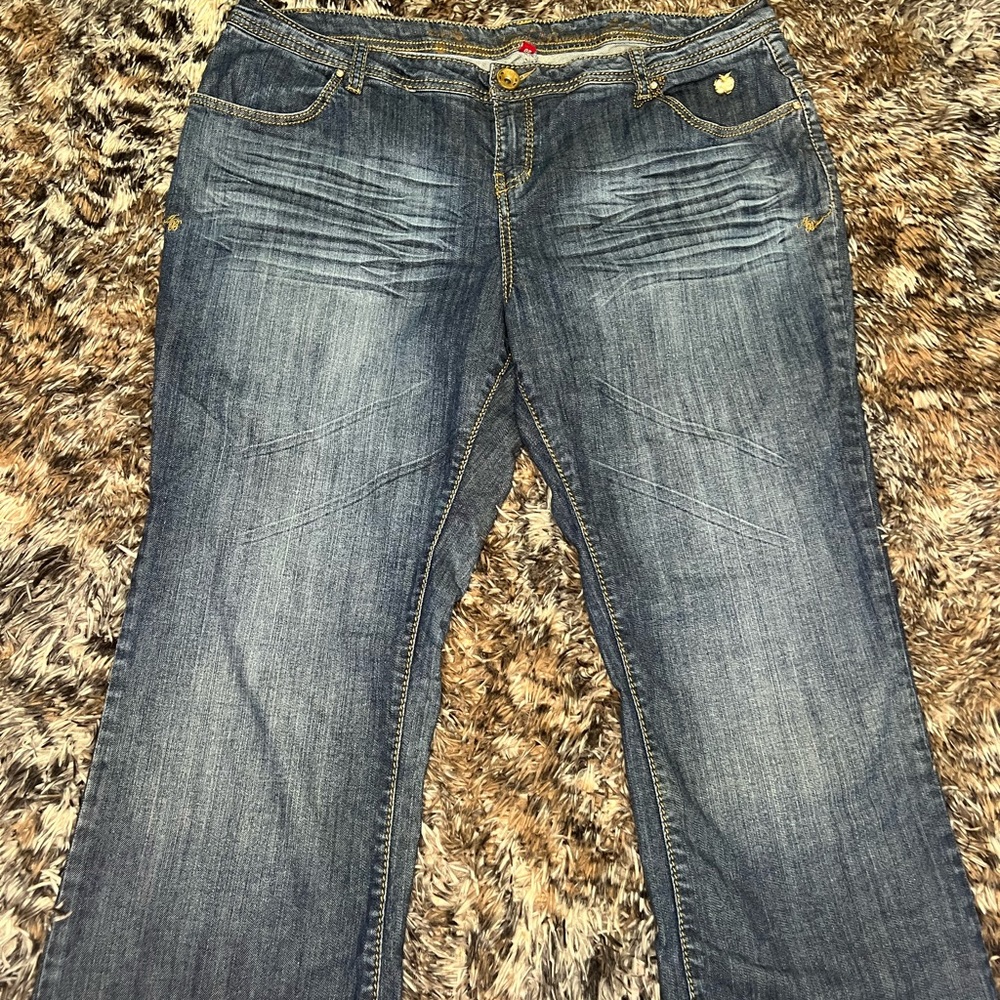 Apple bottoms jeans capris